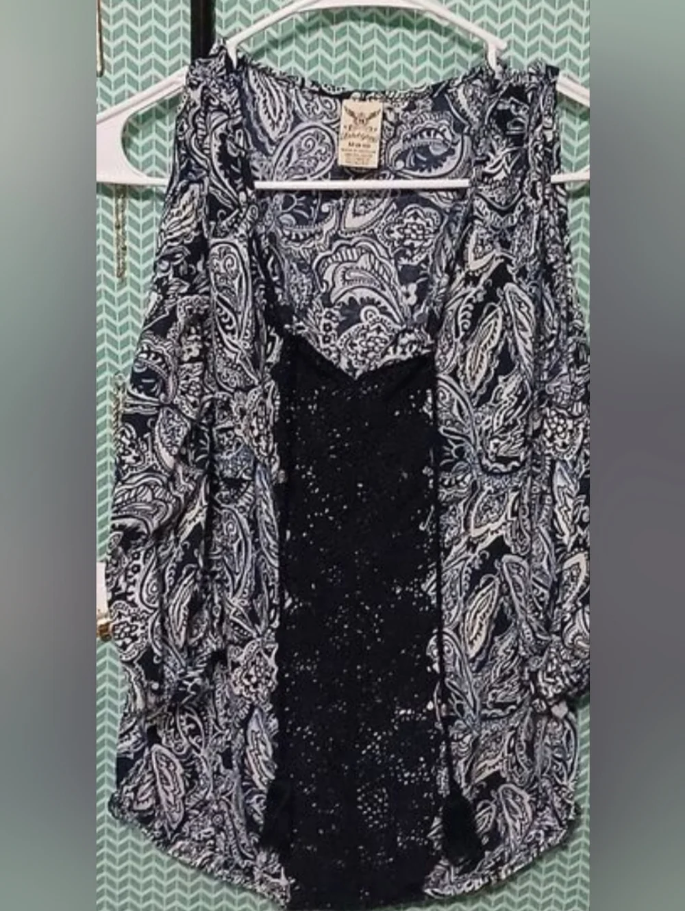 Faded Glory Blue Paisley Top Medium - Picture 3 of 7